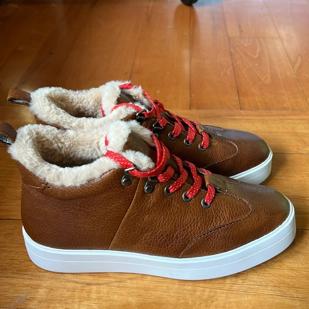 CLARKS - WOMENS HERO HIKER BOOTS Size 7.5 NWOT